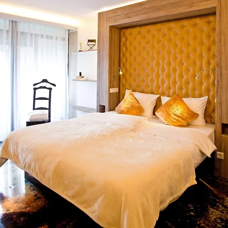 Otel Plaza Design 4*