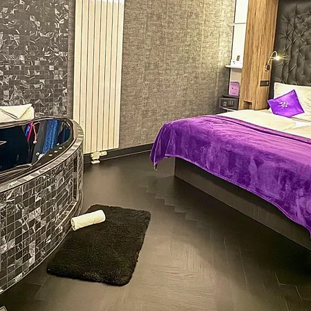 Plaza Design Hotel 4*