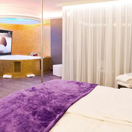 Plaza Design Hotel 4*