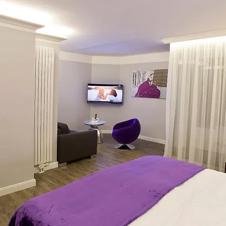 Hotel Plaza Design 4*