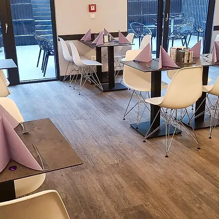 Hotel Plaza Design 4*