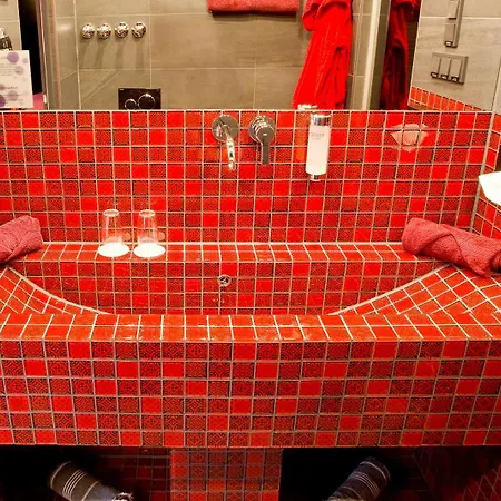 Plaza Design 4*
