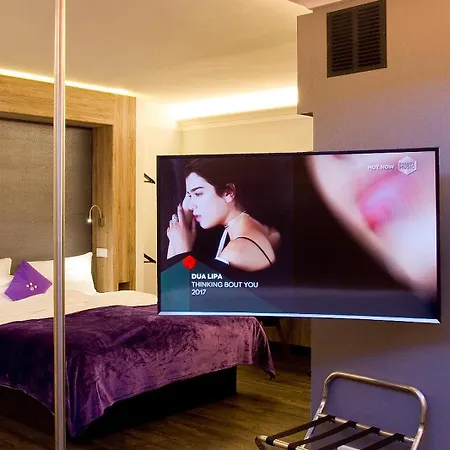 Plaza Design ホテル 4*