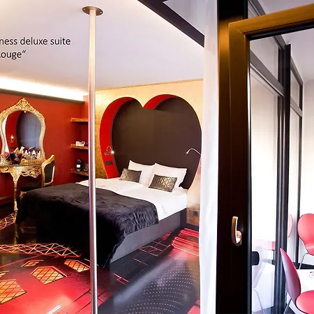 Hotel Plaza Design 4*