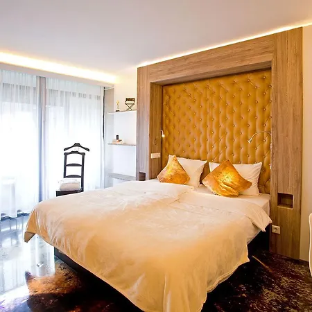 Plaza Design Hotel