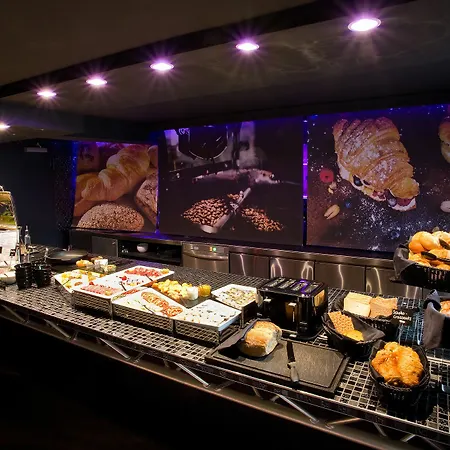Hotel Plaza Design 4*