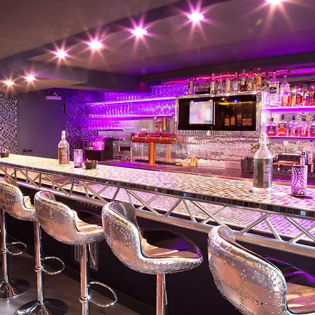 Hotel Plaza Design 4*