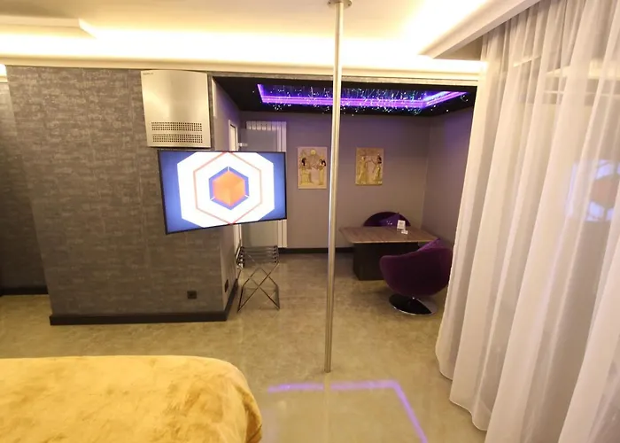 Hotel Plaza Design 4*