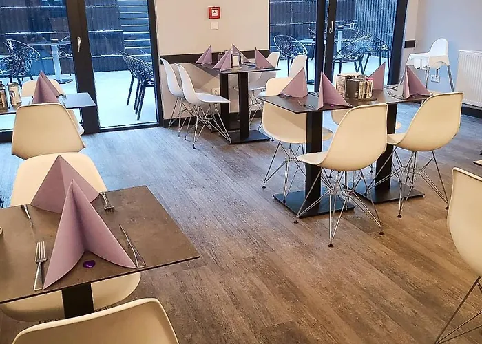 Hotel Plaza Design 4*