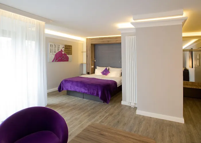 Plaza Design 4*